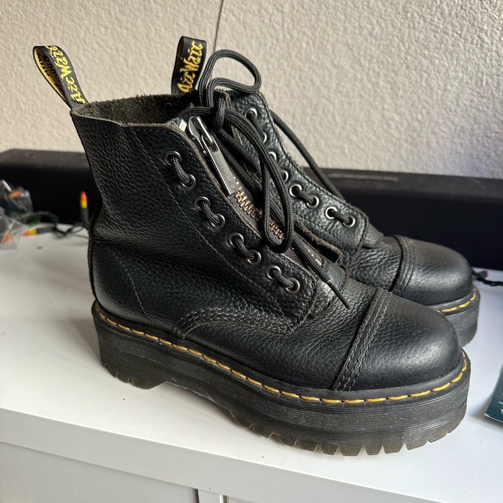 Dr. Martens Sinclair boots size 7